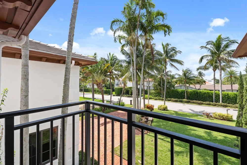 257 E Lakewood Road West Palm Beach, FL 33405