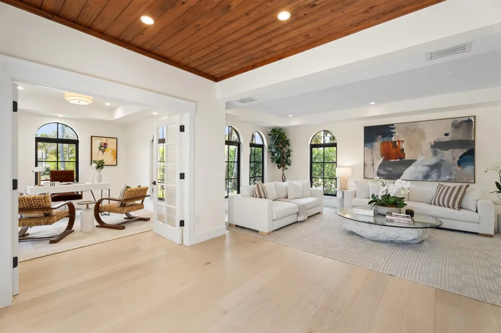257 E Lakewood Road West Palm Beach, FL 33405