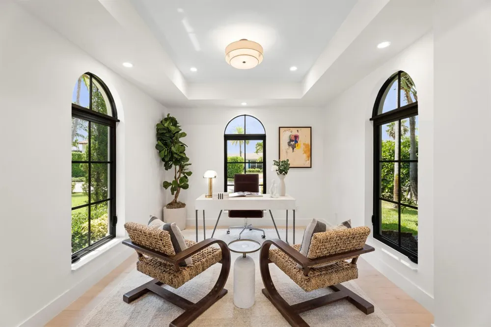 257 E Lakewood Road West Palm Beach, FL 33405