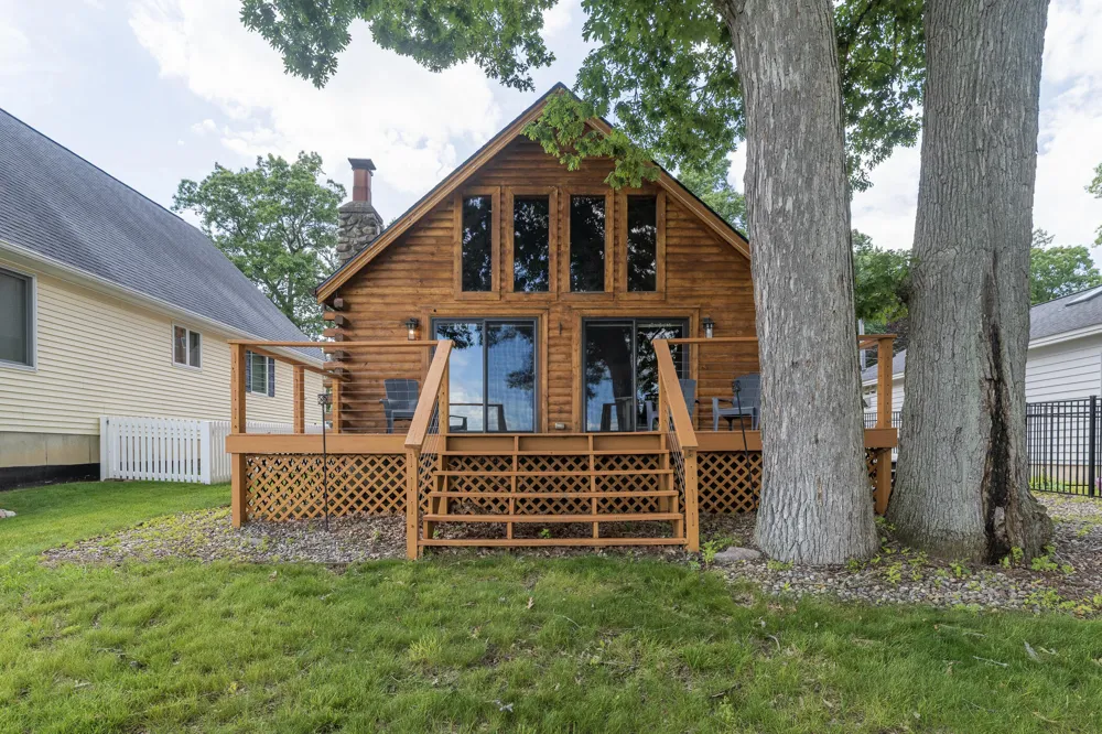9715 Woodlawn Drive Portage City, MI 49002