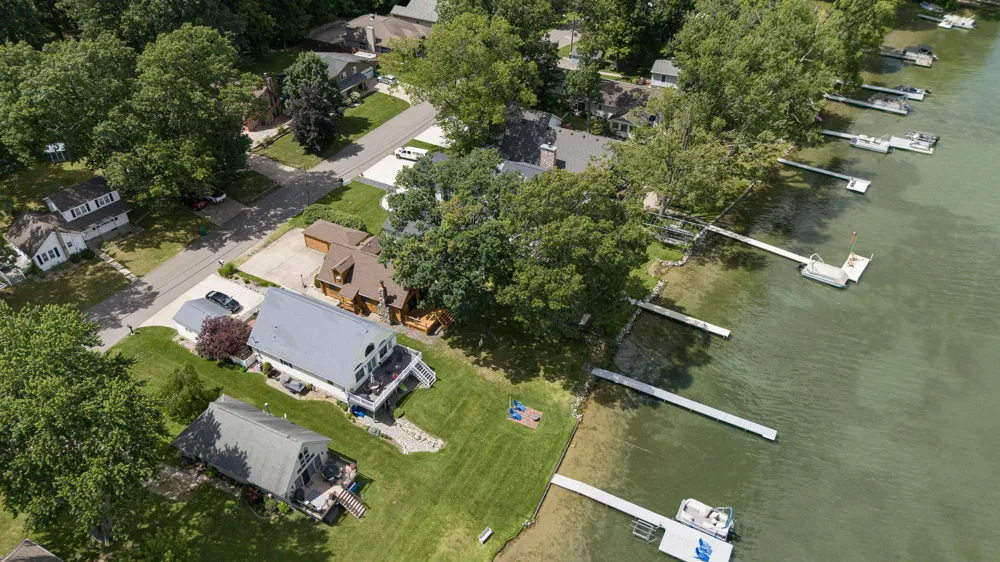 9715 Woodlawn Drive Portage City, MI 49002