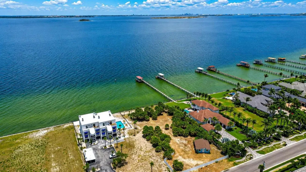 6504 SURFSIDE BOULEVARD #8 Apollo Beach, FL 33572