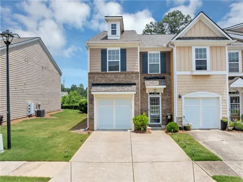1936 Lakeshore Overlook Circle NW