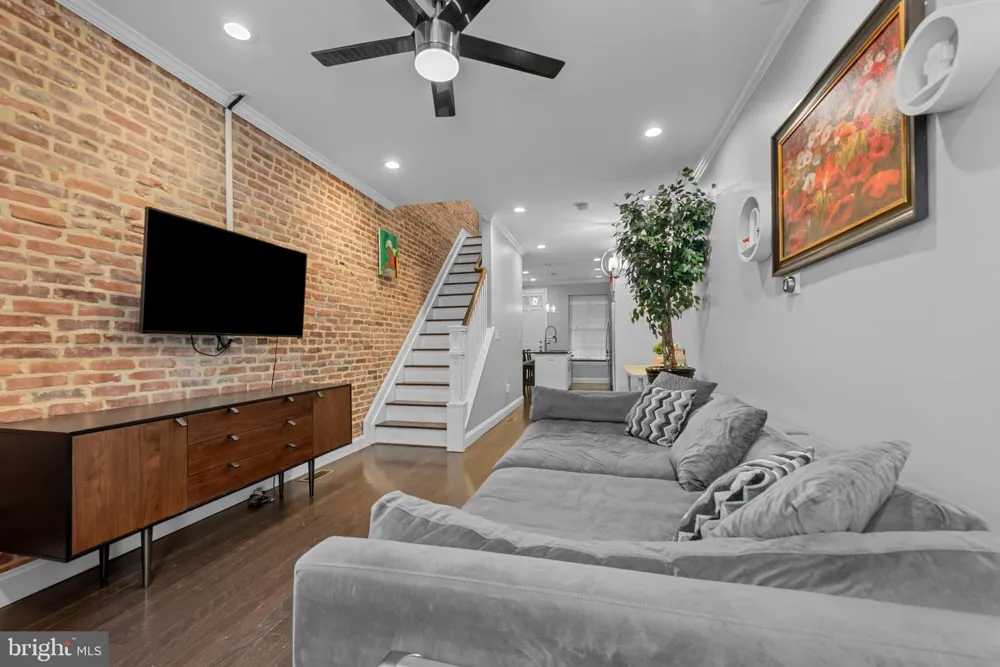 902 MILTON AVENUE Baltimore, MD 21205