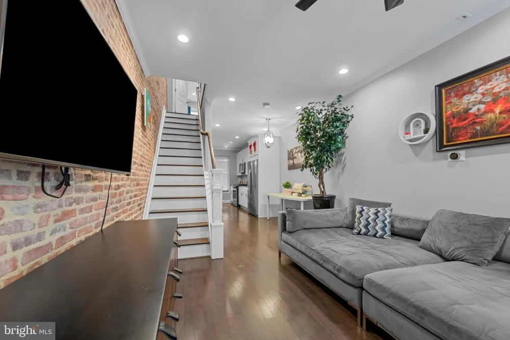 902 MILTON AVENUE Baltimore, MD 21205