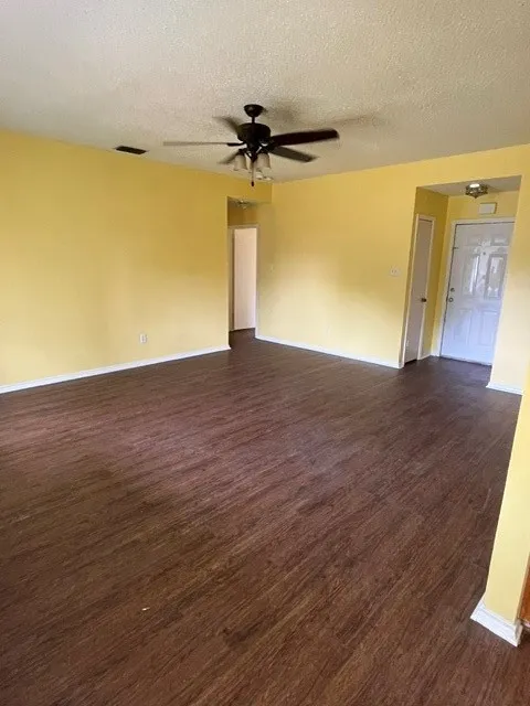 717 Dominga Dr Sinton, TX 78387