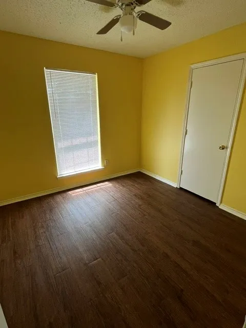 717 Dominga Dr Sinton, TX 78387