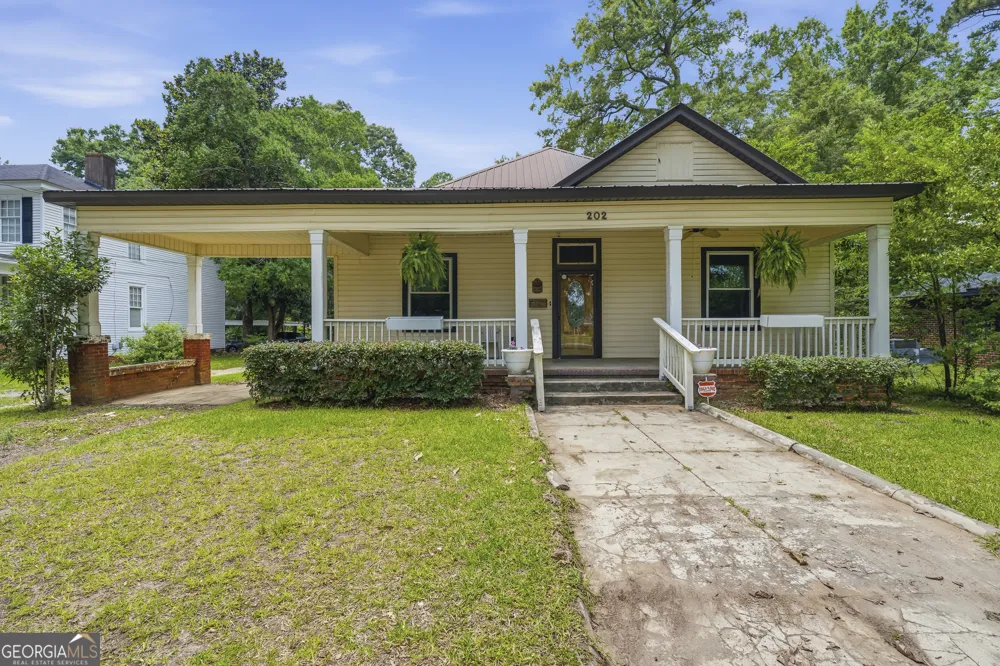 202 Everett Square Fort Valley, GA 31030