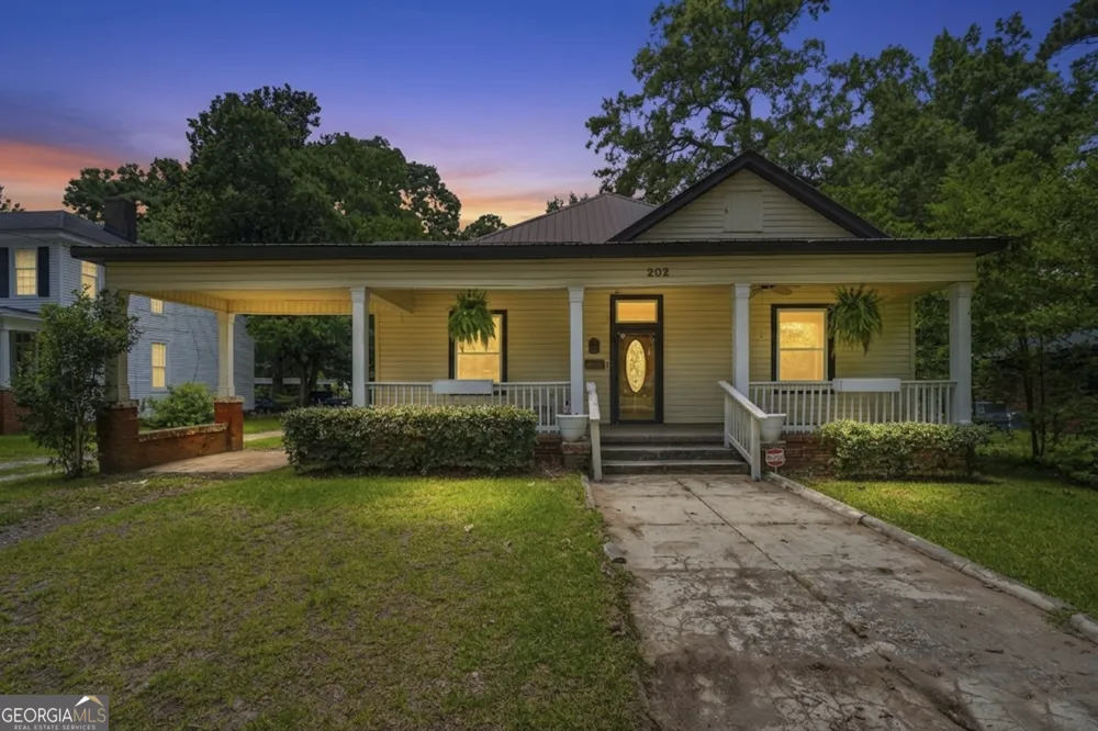 202 Everett Square Fort Valley, GA 31030