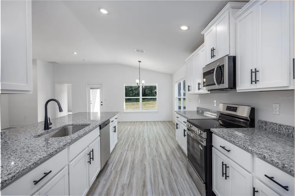 2573 SW 250TH DRIVE Newberry, FL 32669