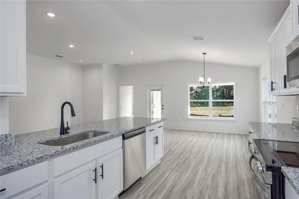 2573 SW 250TH DRIVE Newberry, FL 32669