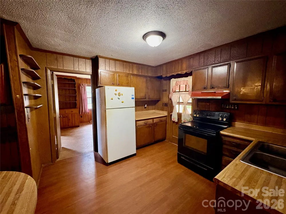 1812 Freemantown Road Lake Lure, NC 28746