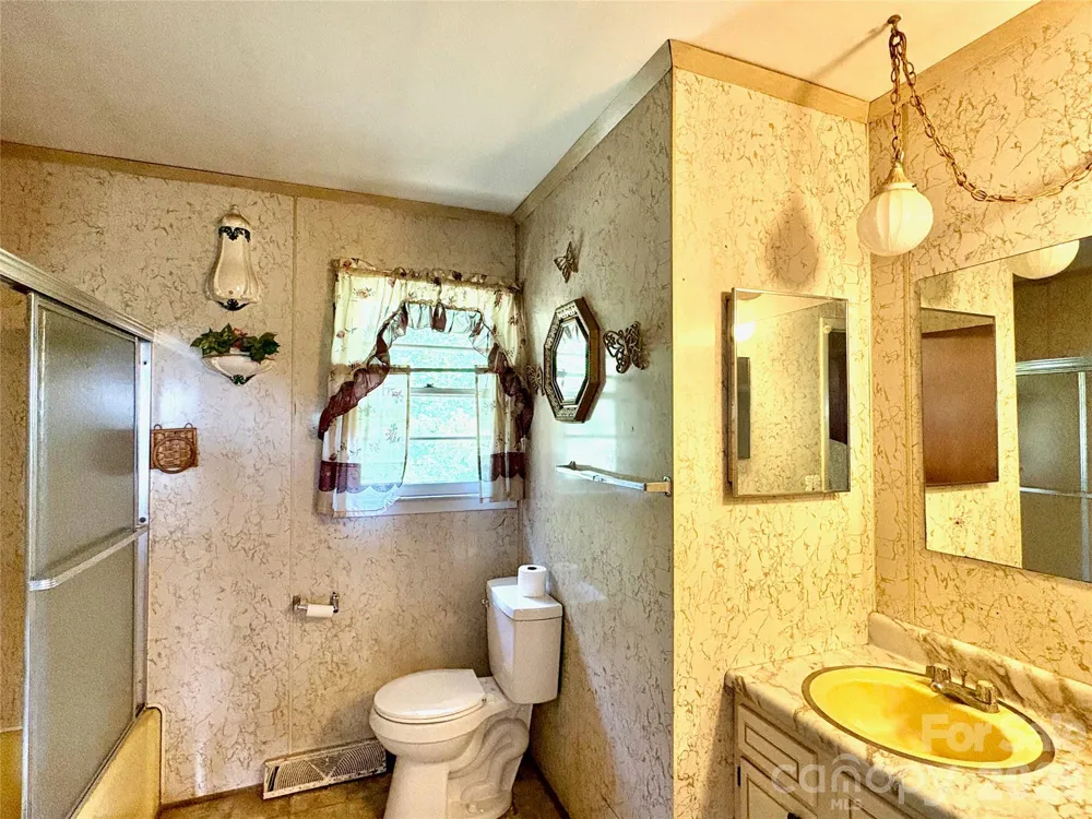 1812 Freemantown Road Lake Lure, NC 28746