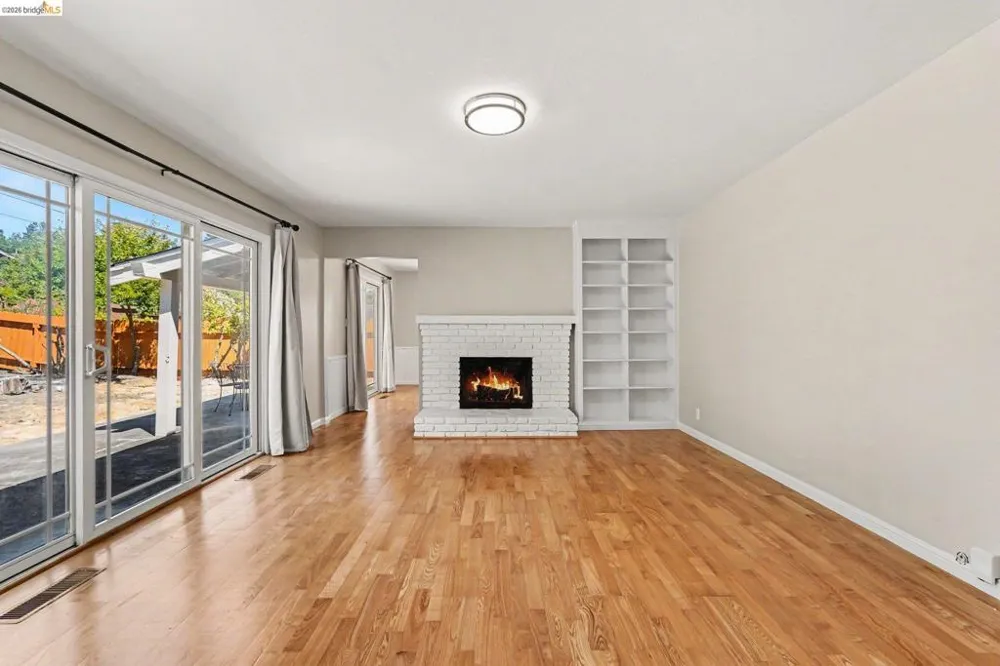 649 Moraga Way Orinda, CA 94563