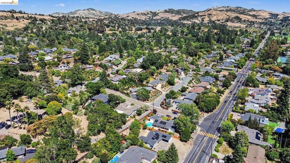 649 Moraga Way Orinda, CA 94563
