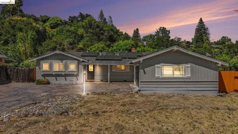 649 Moraga Way