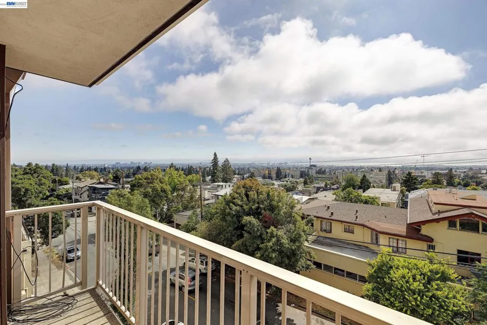 2 Panoramic Way #306 Berkeley, CA 94704