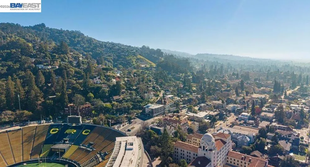 2 Panoramic Way #306 Berkeley, CA 94704
