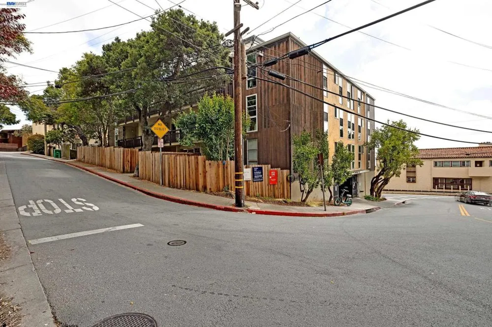 2 Panoramic Way #306 Berkeley, CA 94704
