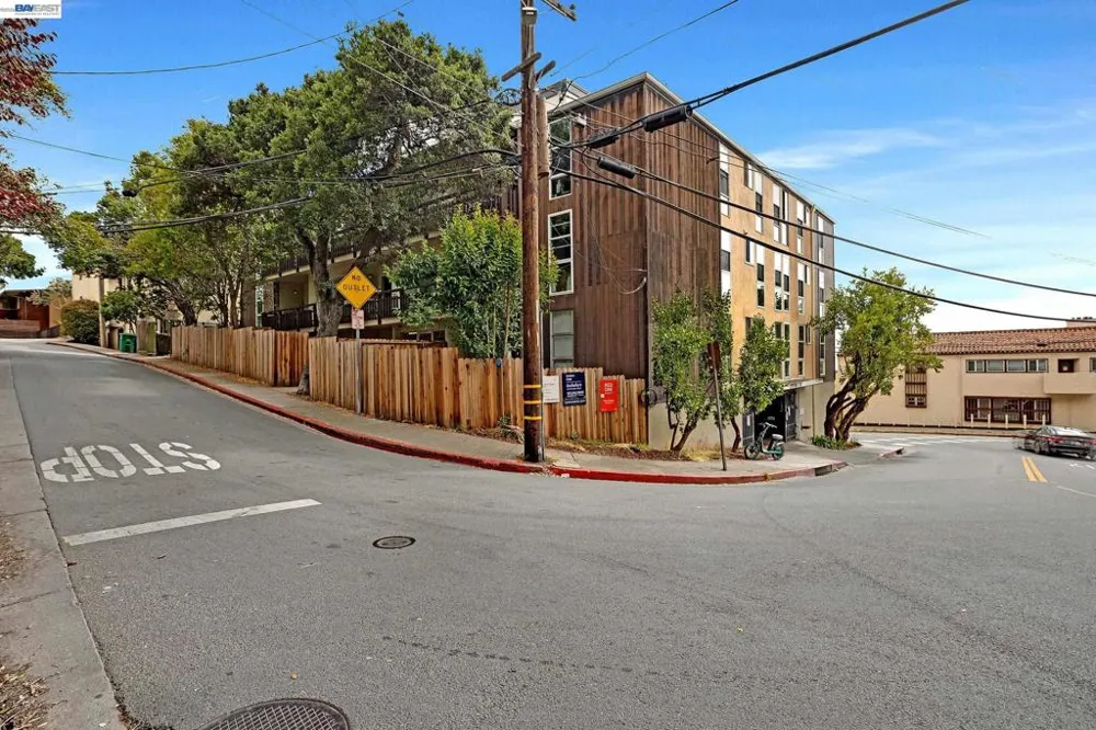 2 Panoramic Way #306 Berkeley, CA 94704
