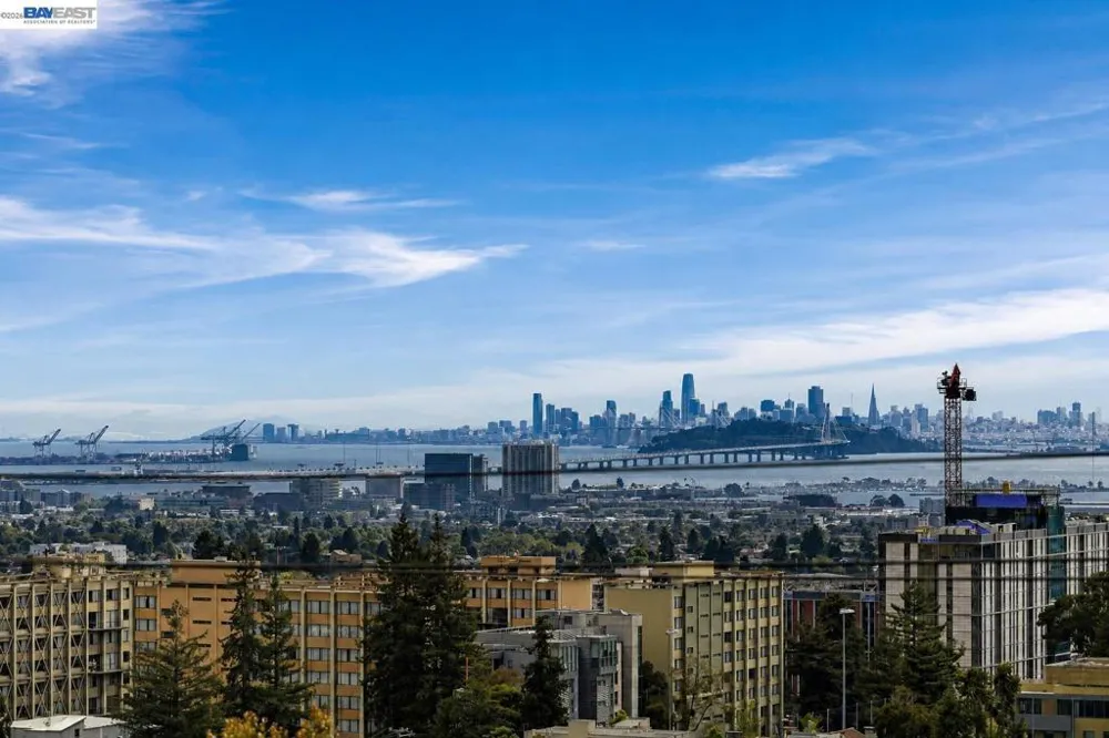 2 Panoramic Way #306 Berkeley, CA 94704