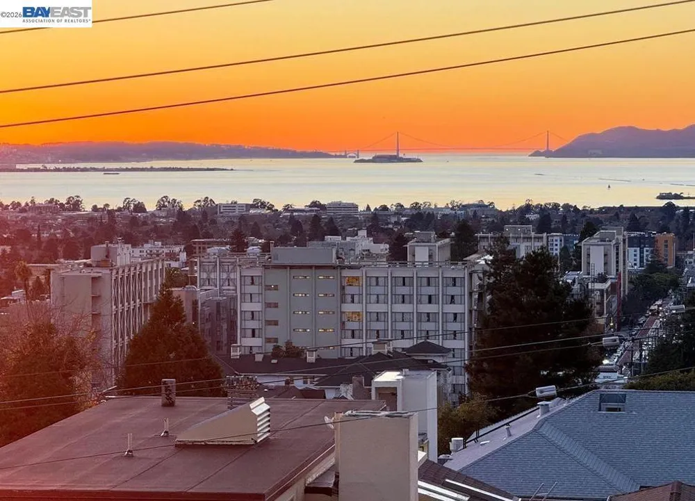 2 Panoramic Way #306 Berkeley, CA 94704