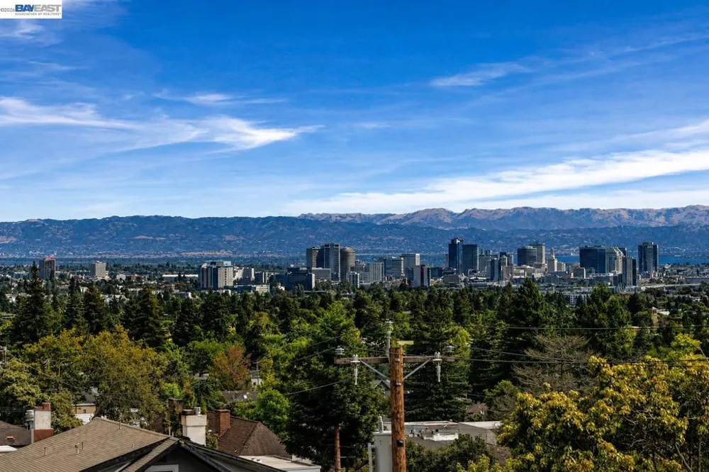 2 Panoramic Way #306 Berkeley, CA 94704