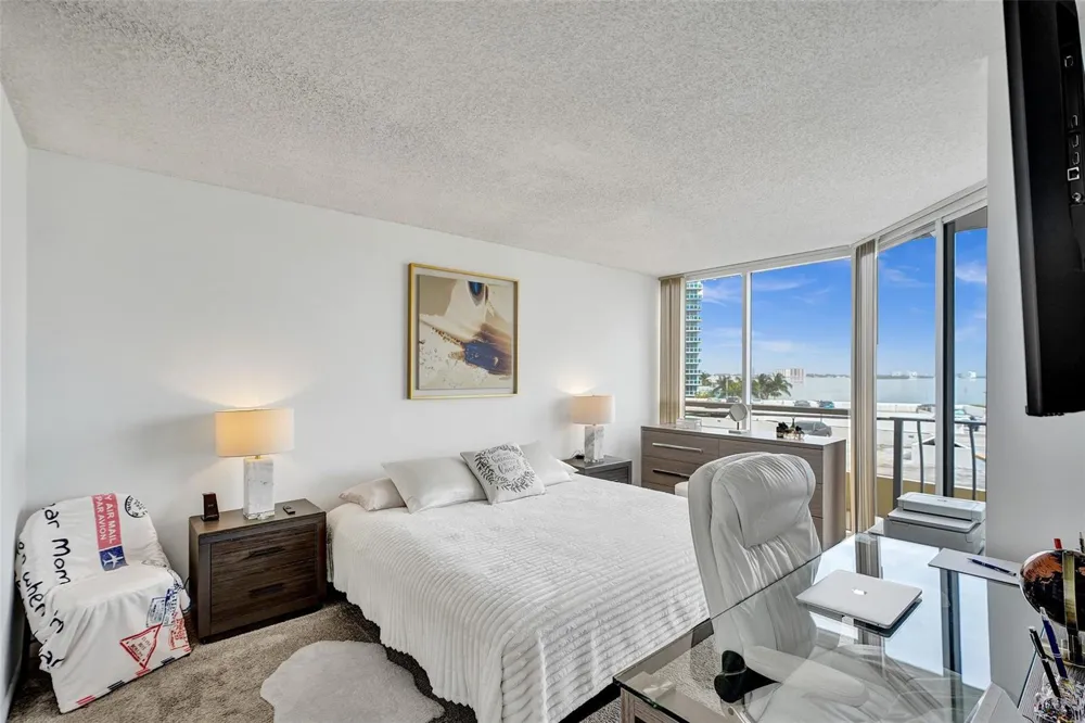 7601 E Treasure Drive #617 North Bay Village, FL 33141