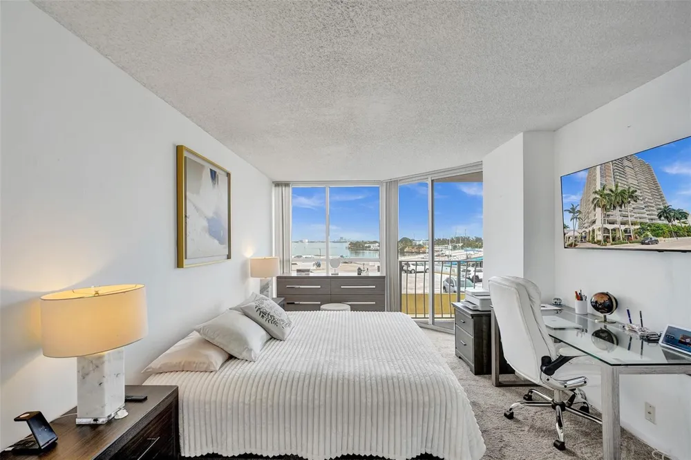 7601 E Treasure Drive #617 North Bay Village, FL 33141
