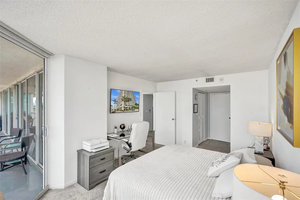 7601 E Treasure Drive #617 North Bay Village, FL 33141