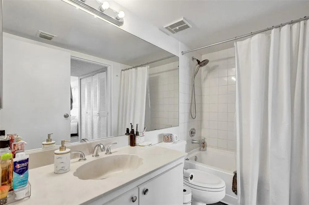 7601 E Treasure Drive #617 North Bay Village, FL 33141