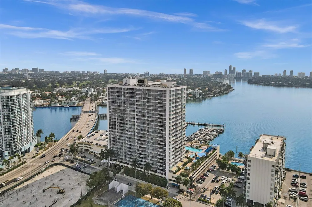 7601 E Treasure Drive #617 North Bay Village, FL 33141