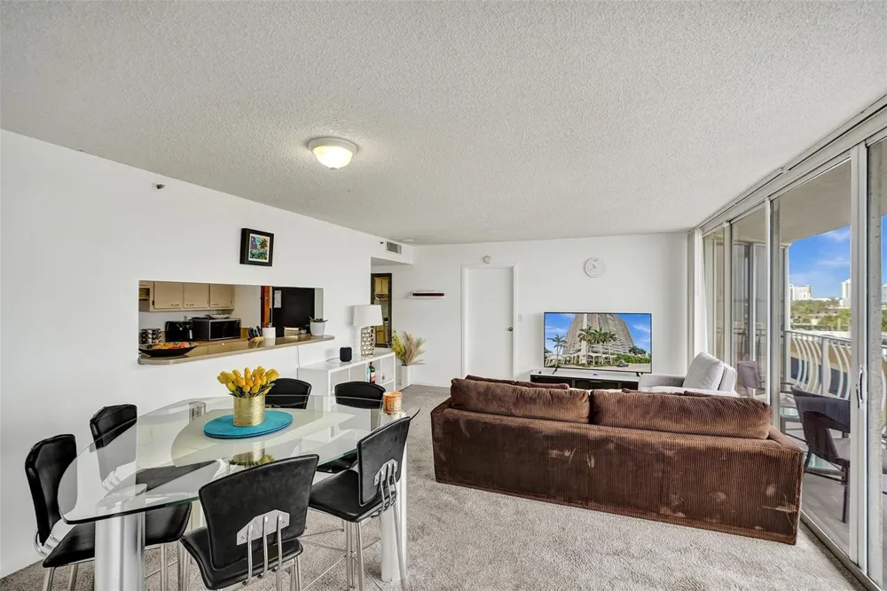 7601 E Treasure Drive #617 North Bay Village, FL 33141