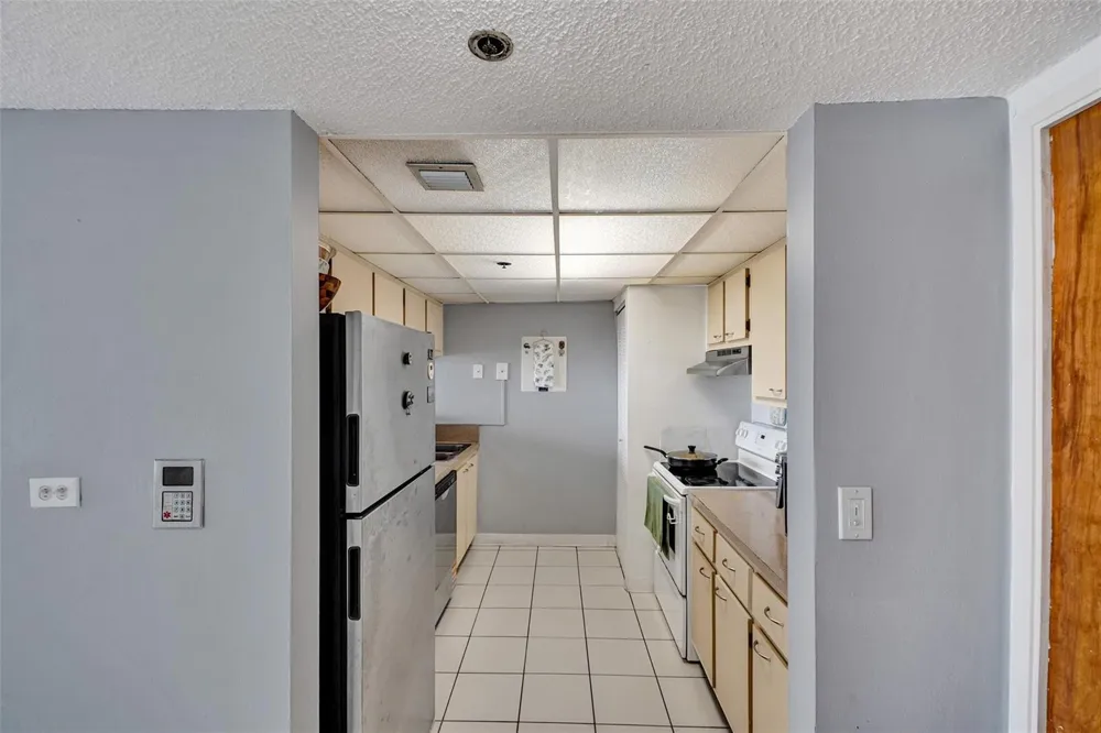 7601 E Treasure Drive #617 North Bay Village, FL 33141