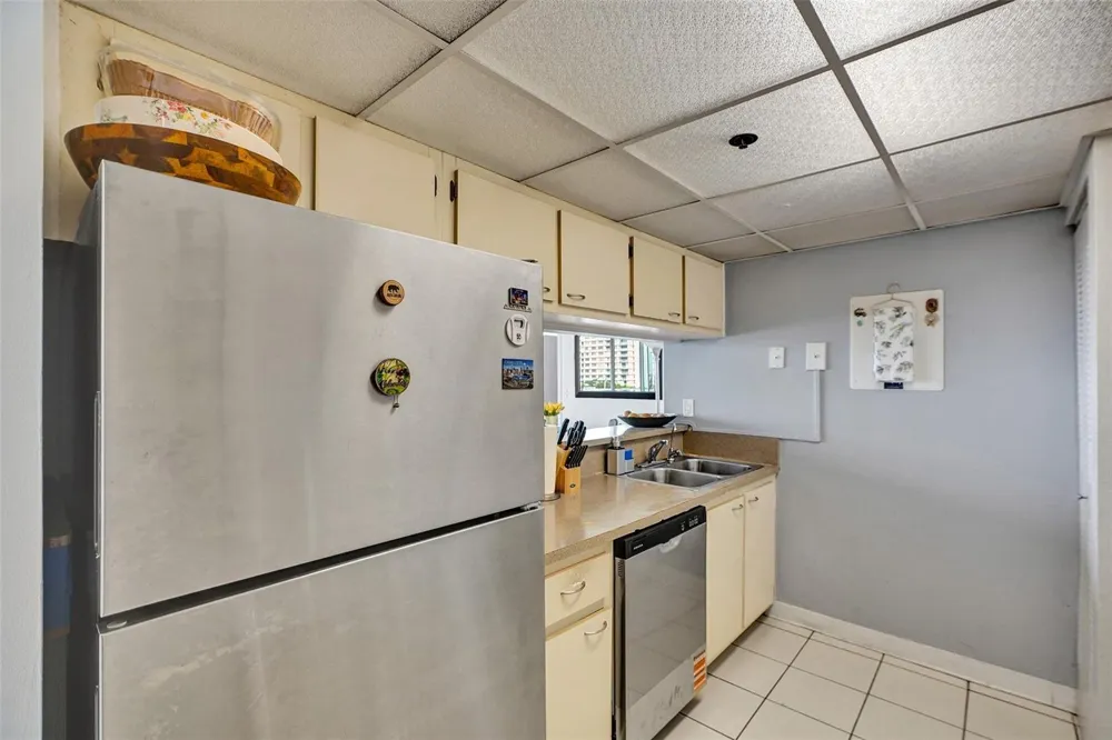 7601 E Treasure Drive #617 North Bay Village, FL 33141