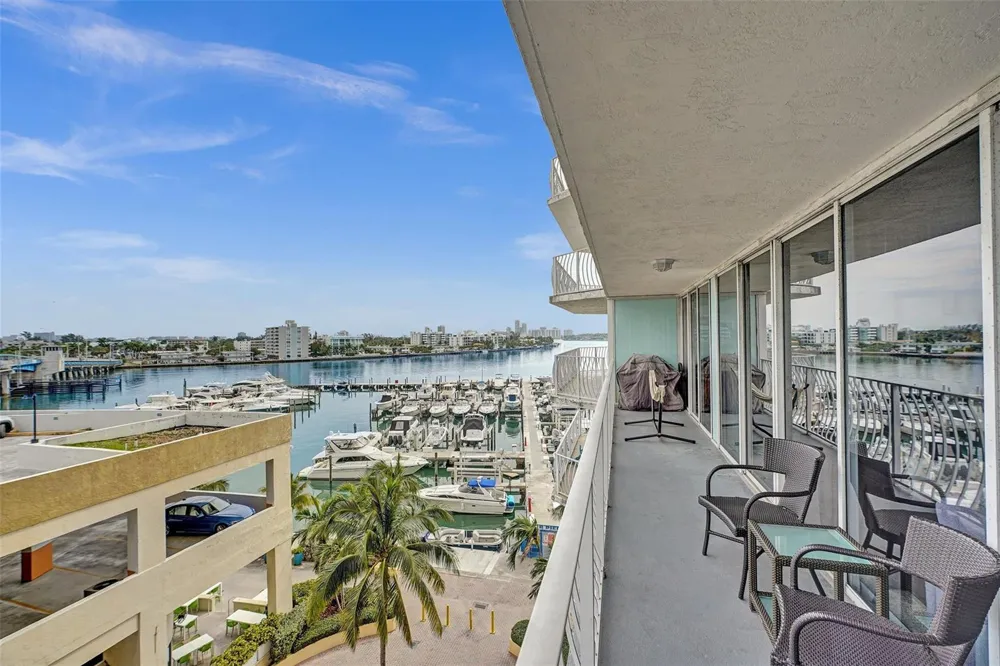 7601 E Treasure Drive #617 North Bay Village, FL 33141