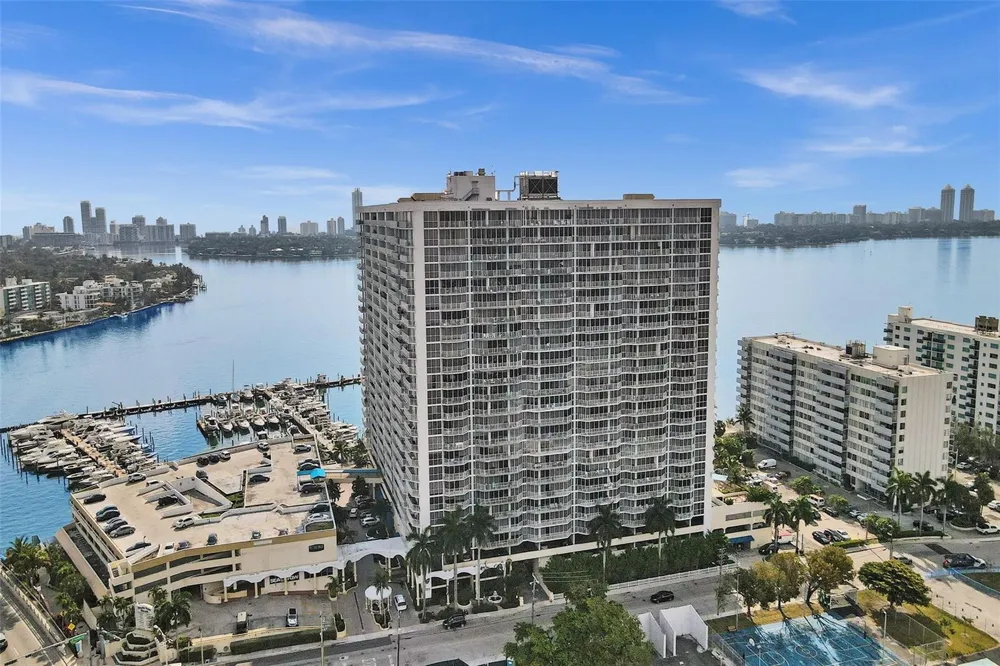 7601 E Treasure Drive #617 North Bay Village, FL 33141