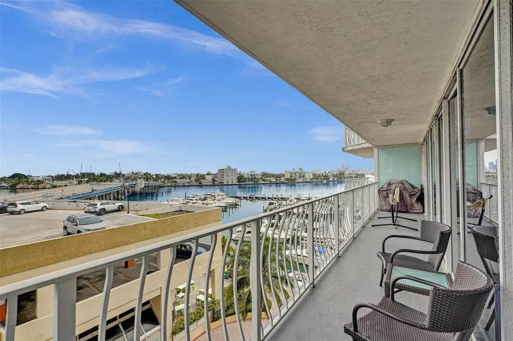 7601 E Treasure Drive #617 North Bay Village, FL 33141