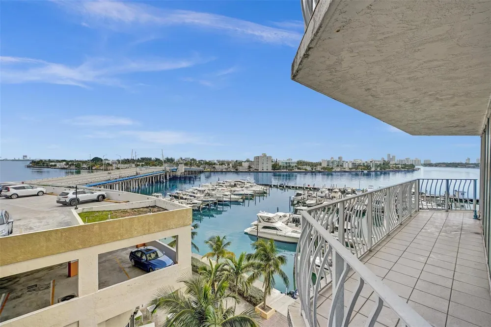 7601 E Treasure Drive #617 North Bay Village, FL 33141