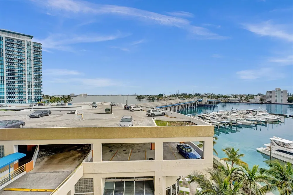7601 E Treasure Drive #617 North Bay Village, FL 33141