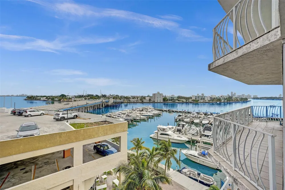7601 E Treasure Drive #617 North Bay Village, FL 33141