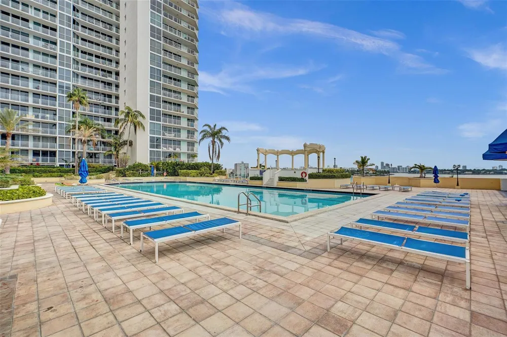 7601 E Treasure Drive #617 North Bay Village, FL 33141