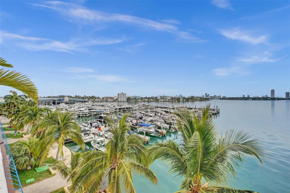 7601 E Treasure Drive #617 North Bay Village, FL 33141