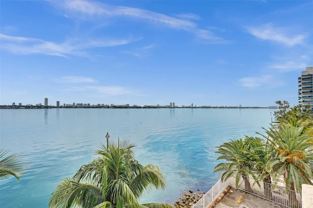 7601 E Treasure Drive #617 North Bay Village, FL 33141