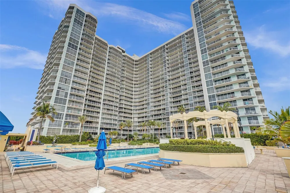 7601 E Treasure Drive #617 North Bay Village, FL 33141