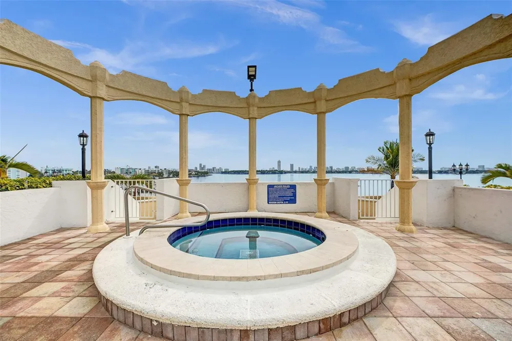7601 E Treasure Drive #617 North Bay Village, FL 33141