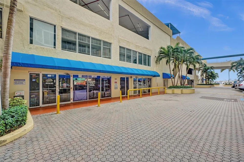 7601 E Treasure Drive #617 North Bay Village, FL 33141