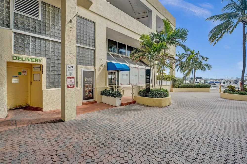 7601 E Treasure Drive #617 North Bay Village, FL 33141