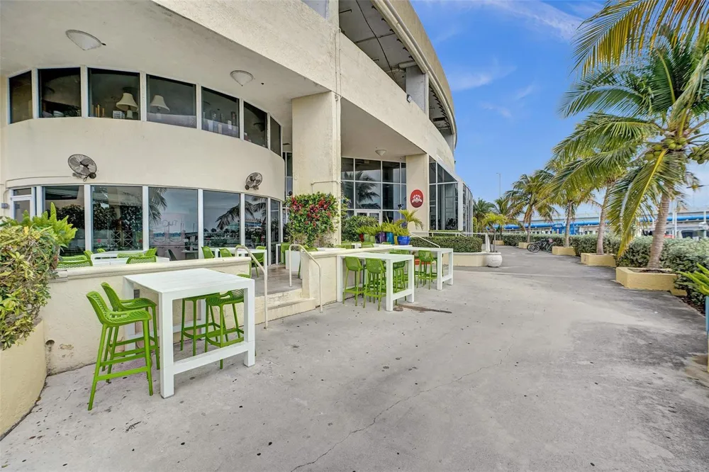 7601 E Treasure Drive #617 North Bay Village, FL 33141