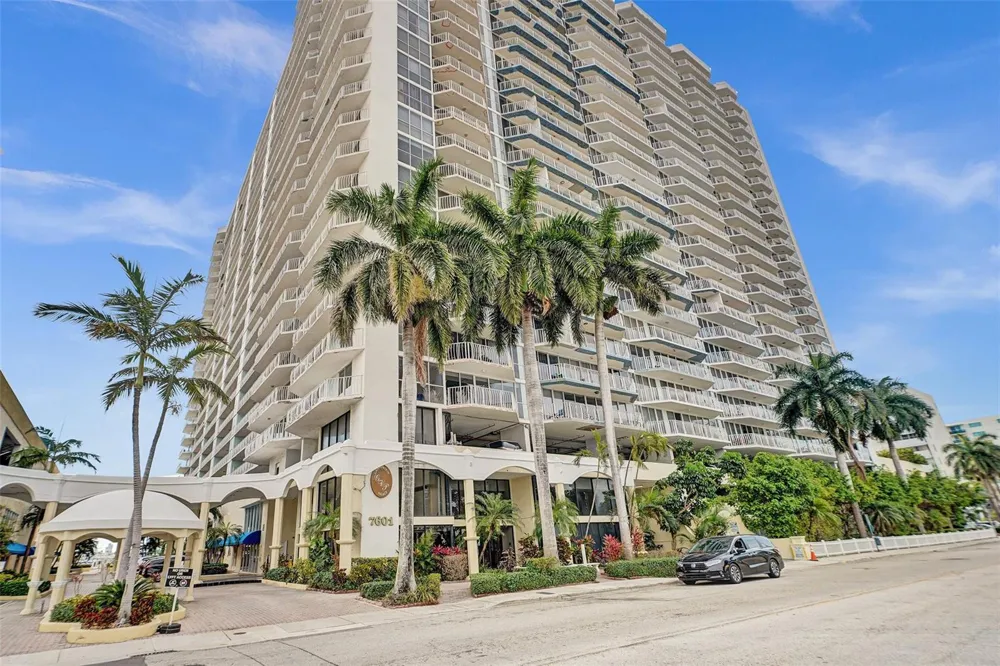 7601 E Treasure Drive #617 North Bay Village, FL 33141